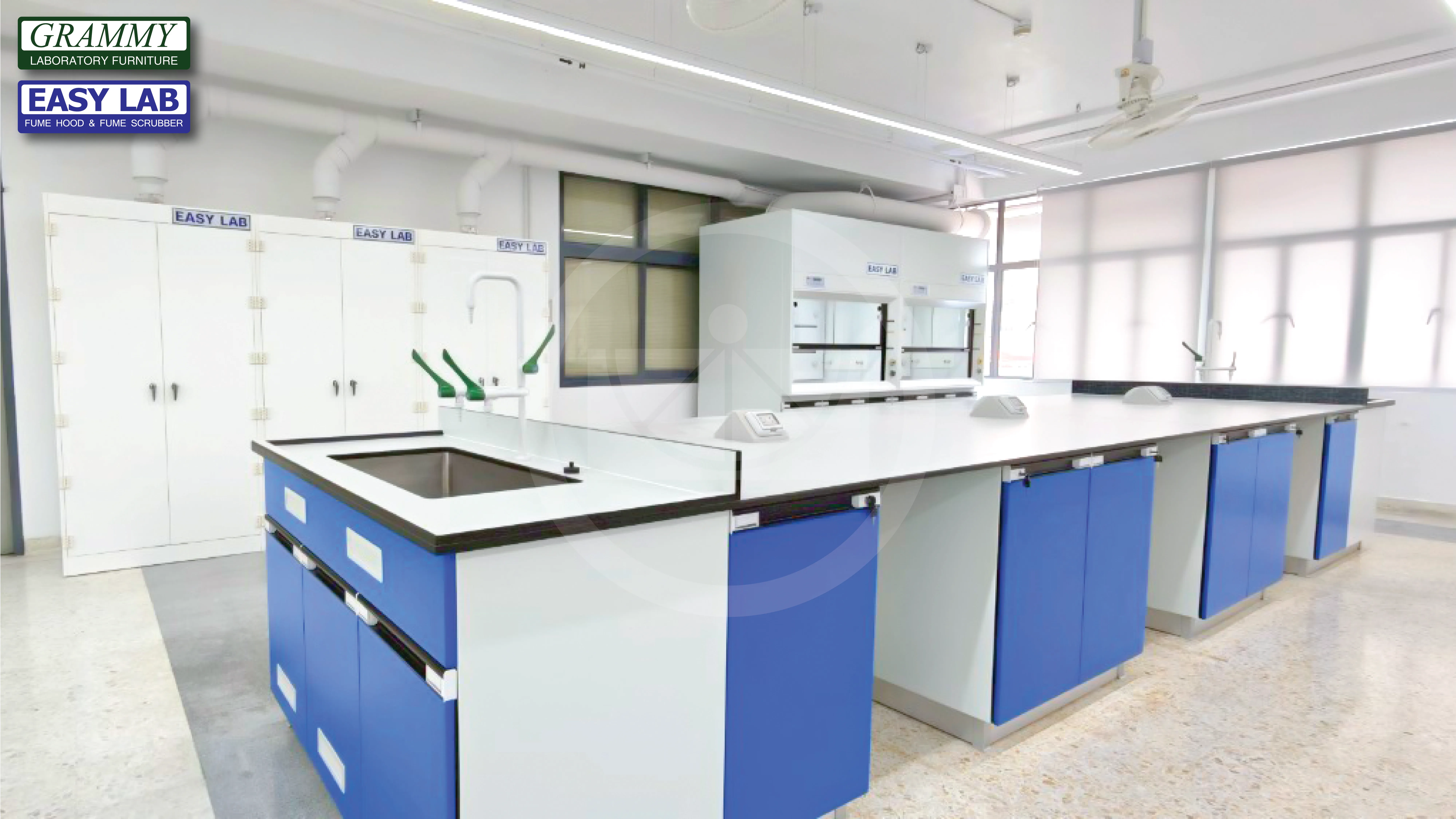 ติดตั้งโต๊ะปฏิบัติการ GRAMMY & ตู้ดูดควัน EASY LAB