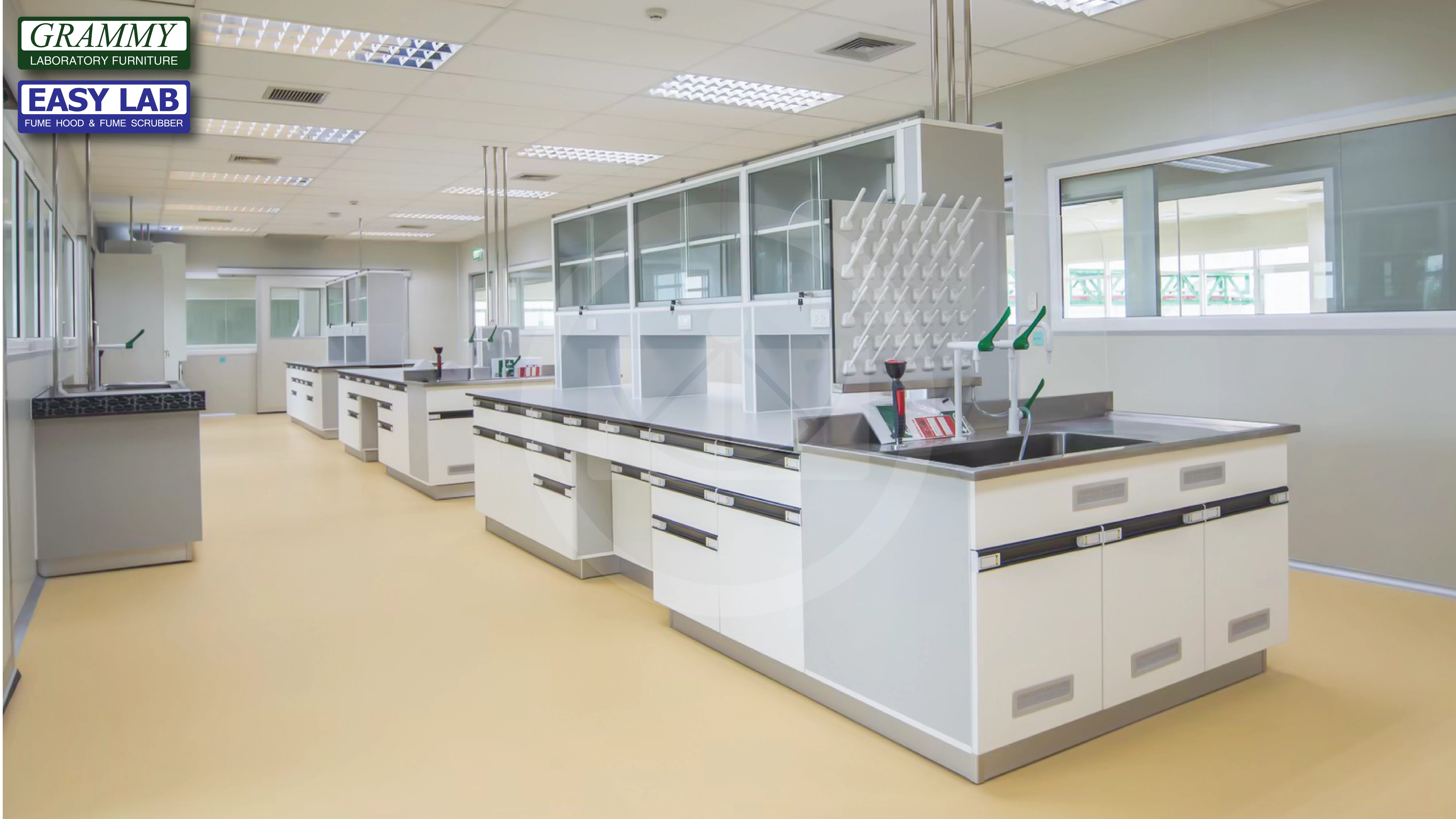 ติดตั้งโต๊ะปฏิบัติการ GRAMMY & ตู้ดูดควัน EASY LAB