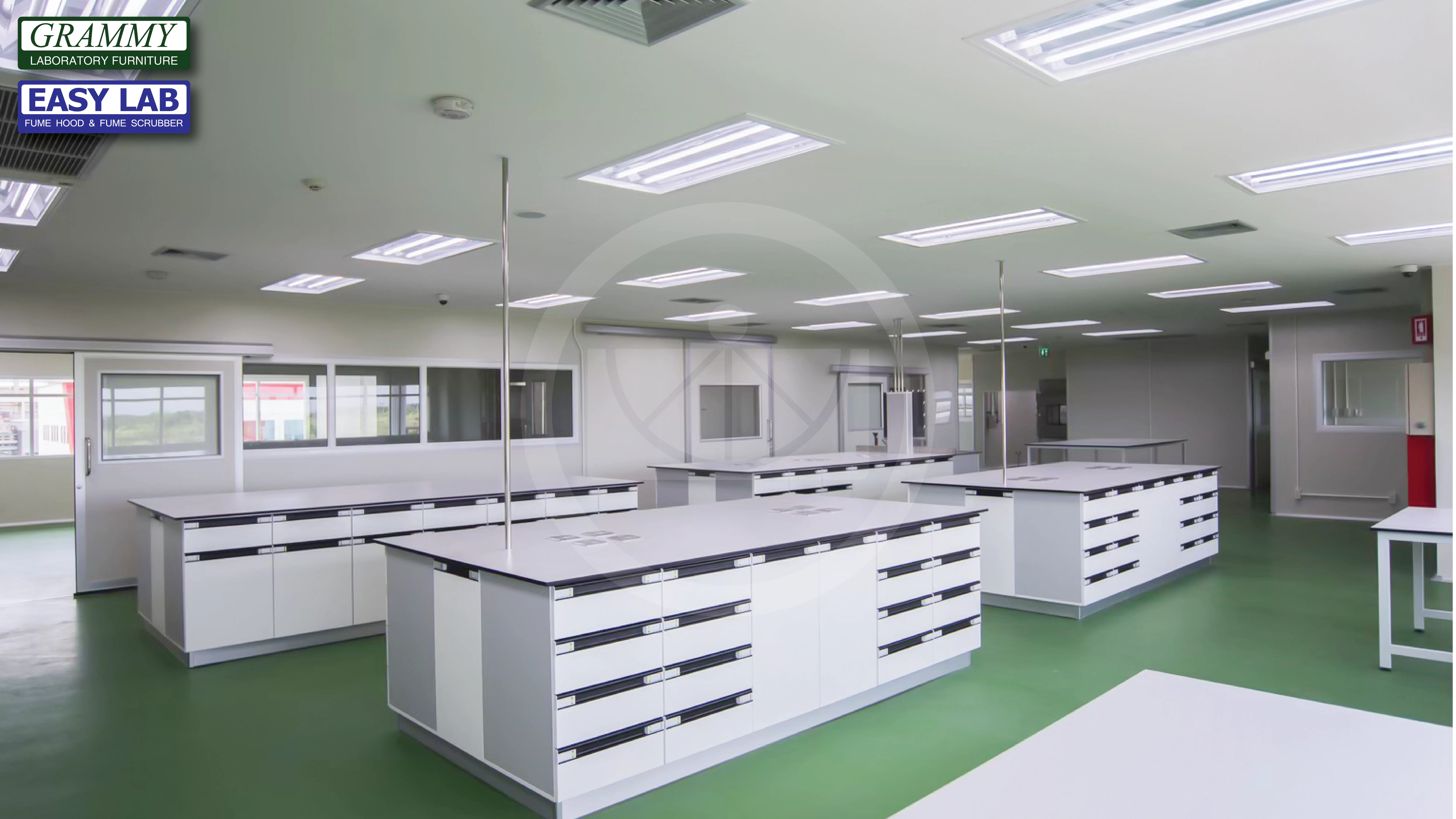 ติดตั้งโต๊ะปฏิบัติการ GRAMMY & ตู้ดูดควัน EASY LAB