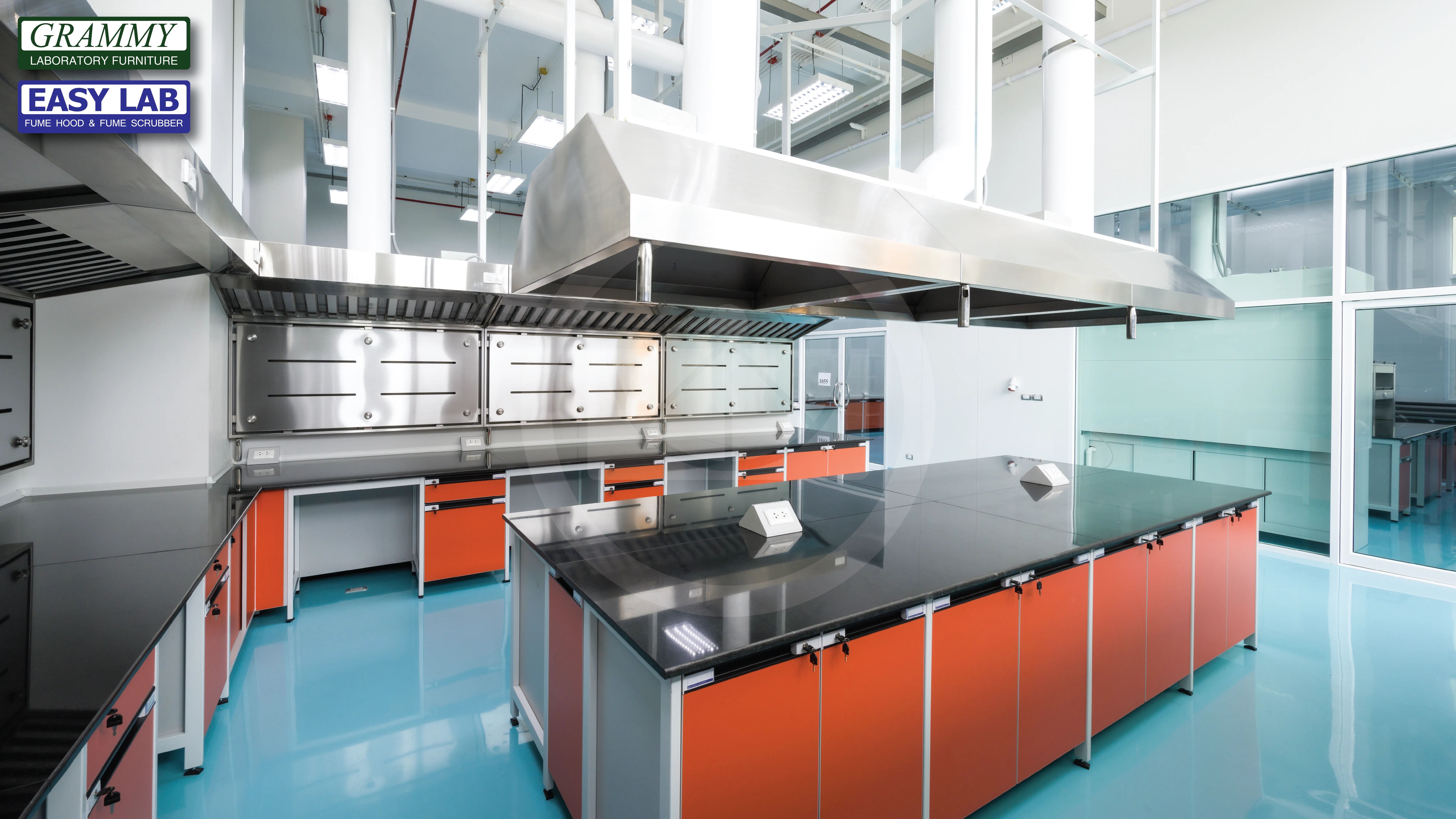 ติดตั้งโต๊ะปฏิบัติการ GRAMMY & ตู้ดูดควัน EASY LAB