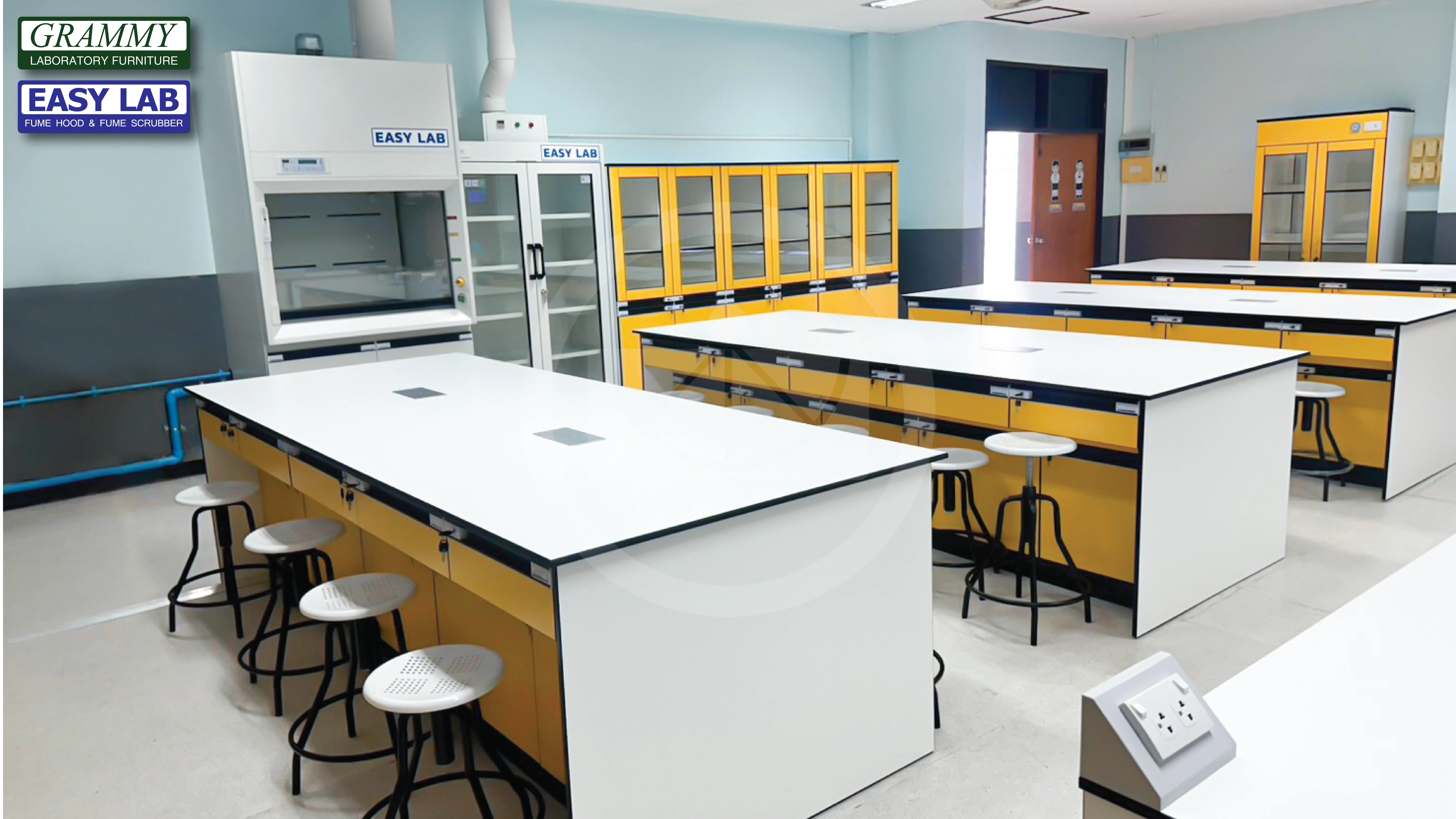 ติดตั้งโต๊ะปฏิบัติการ GRAMMY & ตู้ดูดควัน EASY LAB